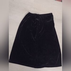 Amy Byer Black Midi A-Line Skirt Size  Small (7).